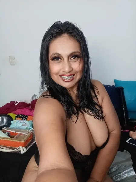 Live sex webcam photo for paolasensual110 #6141641