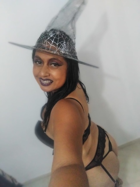 Live sex webcam photo for paolasensual110 #6141660