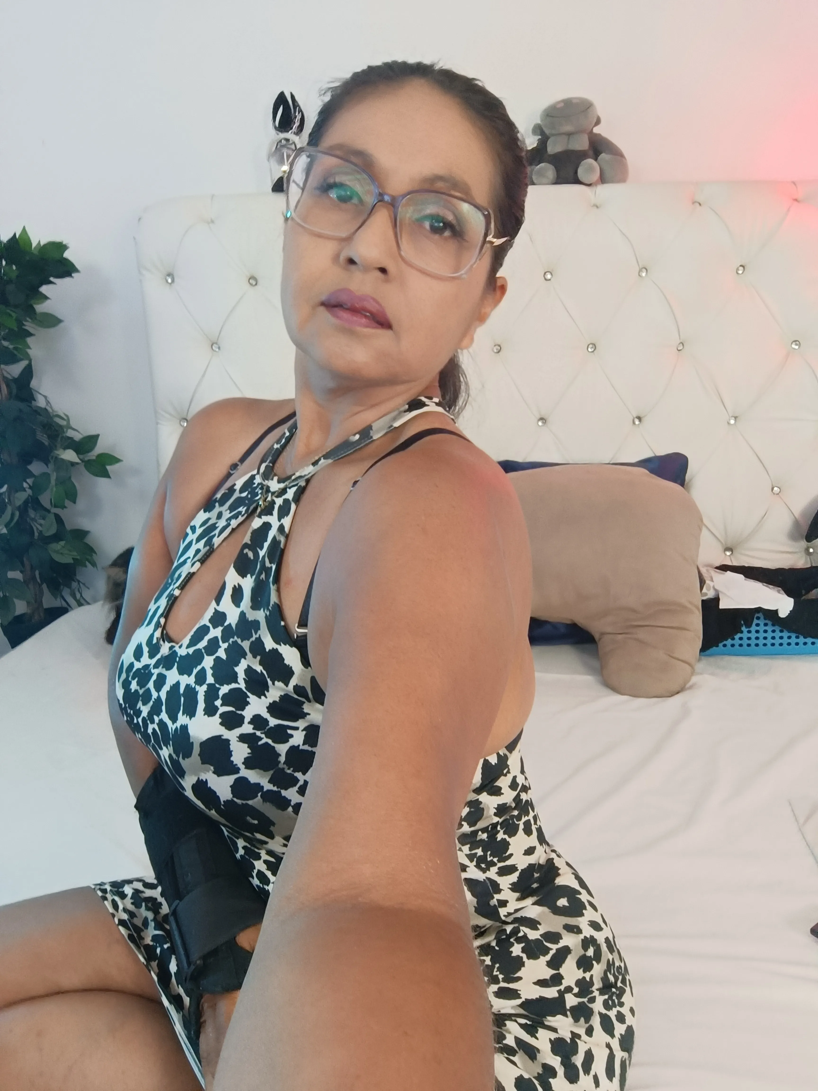 Live sex webcam photo for paolasensual110 #8491615