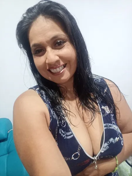 Live sex webcam photo for paolasensual110 #6141638