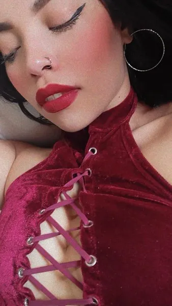 Live sex webcam photo for LucyTexass #2368119