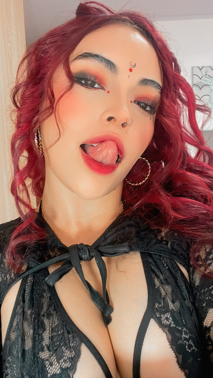 Live sex webcam photo for Miss_Lu #8736677
