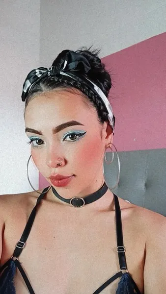 Live sex webcam photo for LucyTexass #2559530