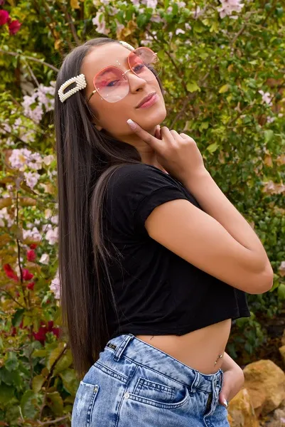 Live sex webcam photo for EllieVelveth #1937616