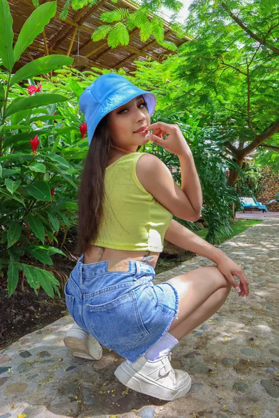 Live sex webcam photo for EllieVelveth #3481527