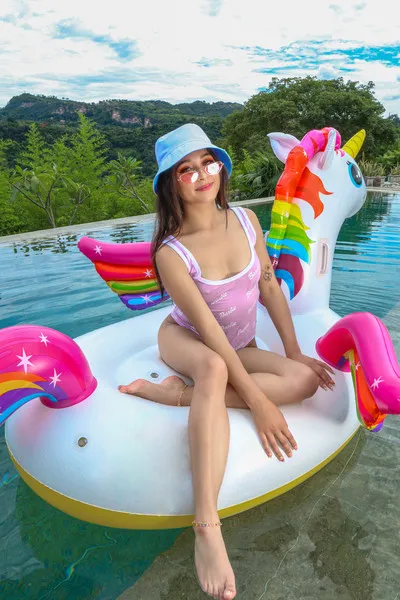 Live sex webcam photo for EllieVelveth #3481535