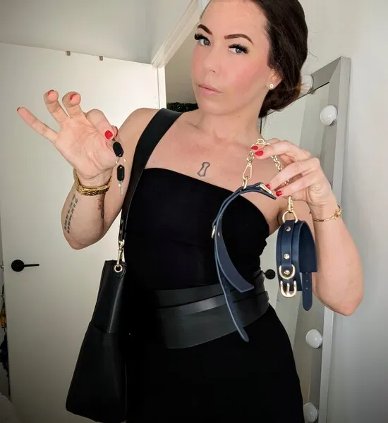 Live sex webcam photo for MissMaxineStriker #6472437