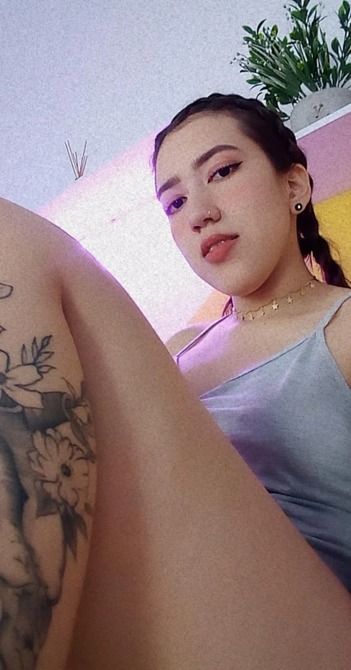 Live sex webcam photo for AuroraShyrzt #7325431