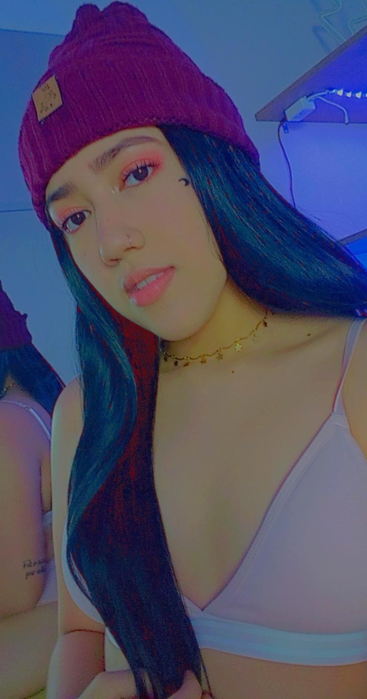 Live sex webcam photo for AuroraShyrzt #7325432