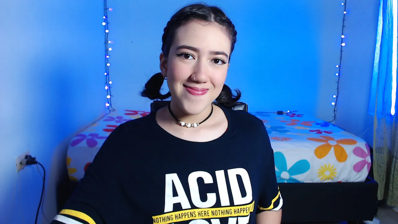 Live sex webcam photo for AuroraShyrzt #7325385