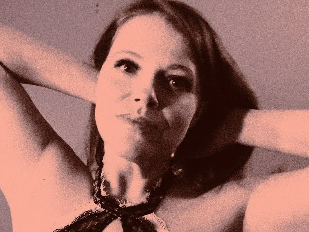 Live sex webcam photo for MollyPink28 #3228367