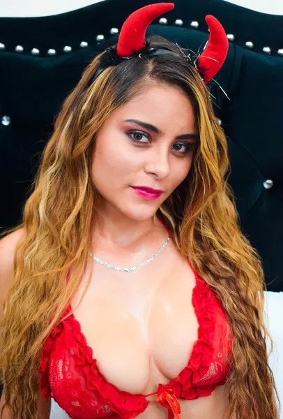 Live sex webcam photo for CharlotteCollins #7486992