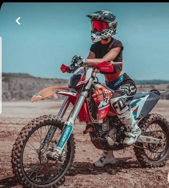 Live sex webcam photo for Eva_Portman #2979103