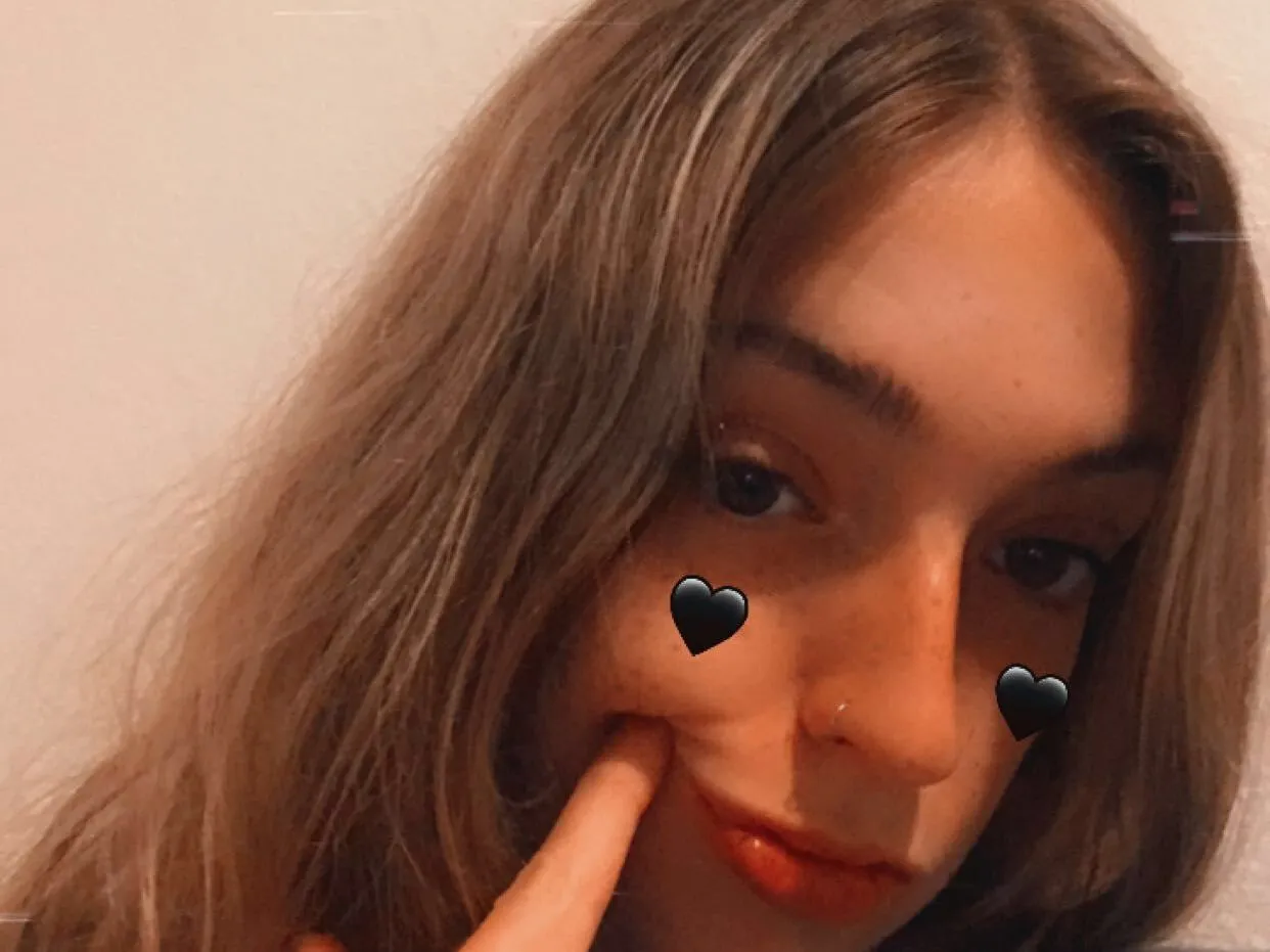 Live sex webcam photo for badkitty_xo #3965720