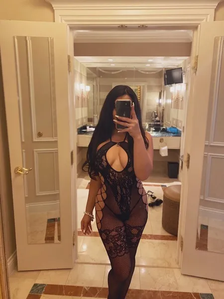 Live sex webcam photo for KensleeFaye #7381348