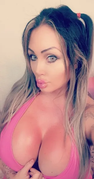 Live sex webcam photo for elyinkASMR #7310448