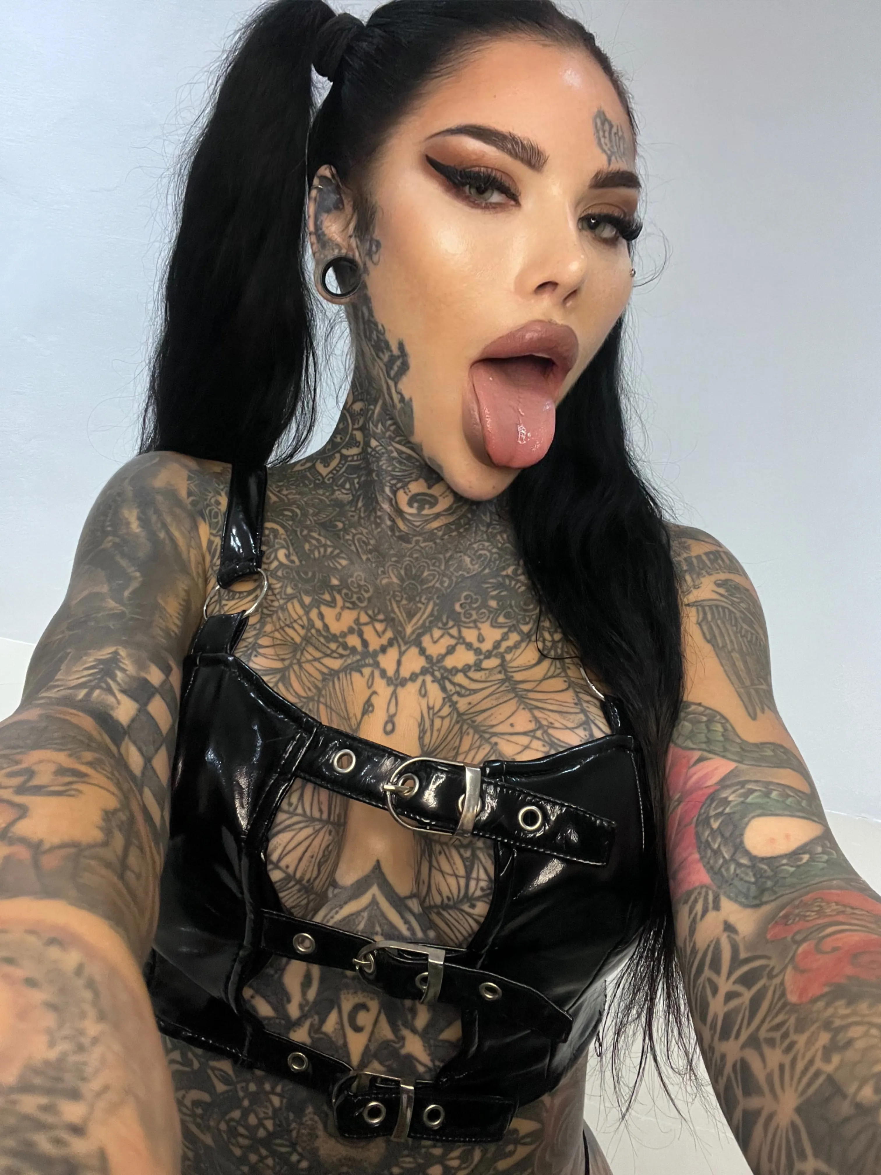 Live sex webcam photo for DARKINKEDBABE #7826117