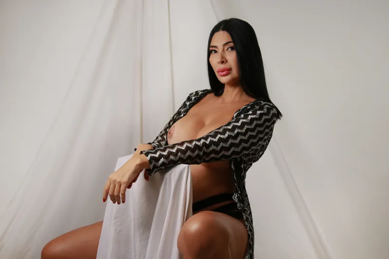 Live sex webcam photo for miranda_masie #3459928