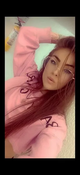 Live sex webcam photo for Helsey_Morgan #2351641