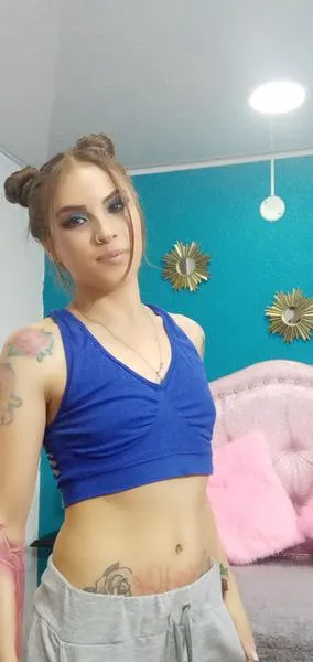 Live sex webcam photo for Helsey_Morgan #2351640