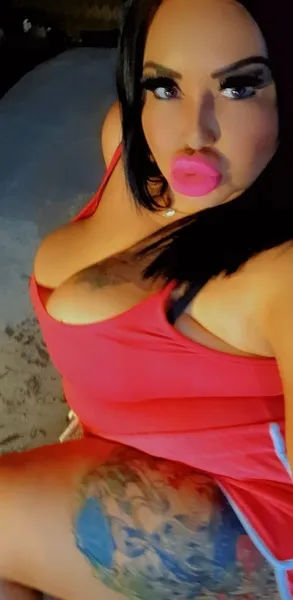 Live sex webcam photo for MiaTheMilf #3359532