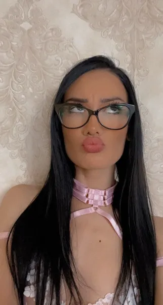 Live sex webcam photo for AnnieLexus #3400599