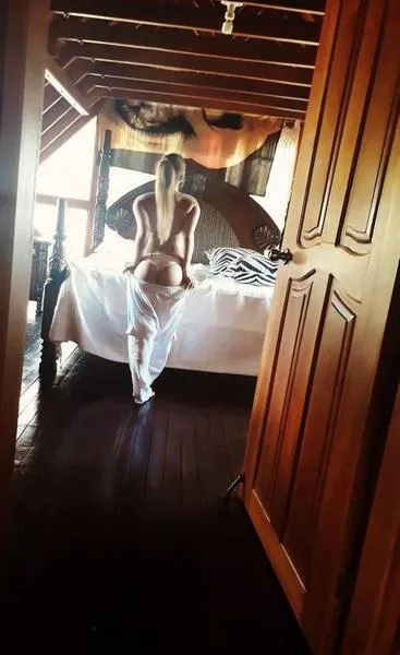 Live sex webcam photo for Valentina_Hills #2073759