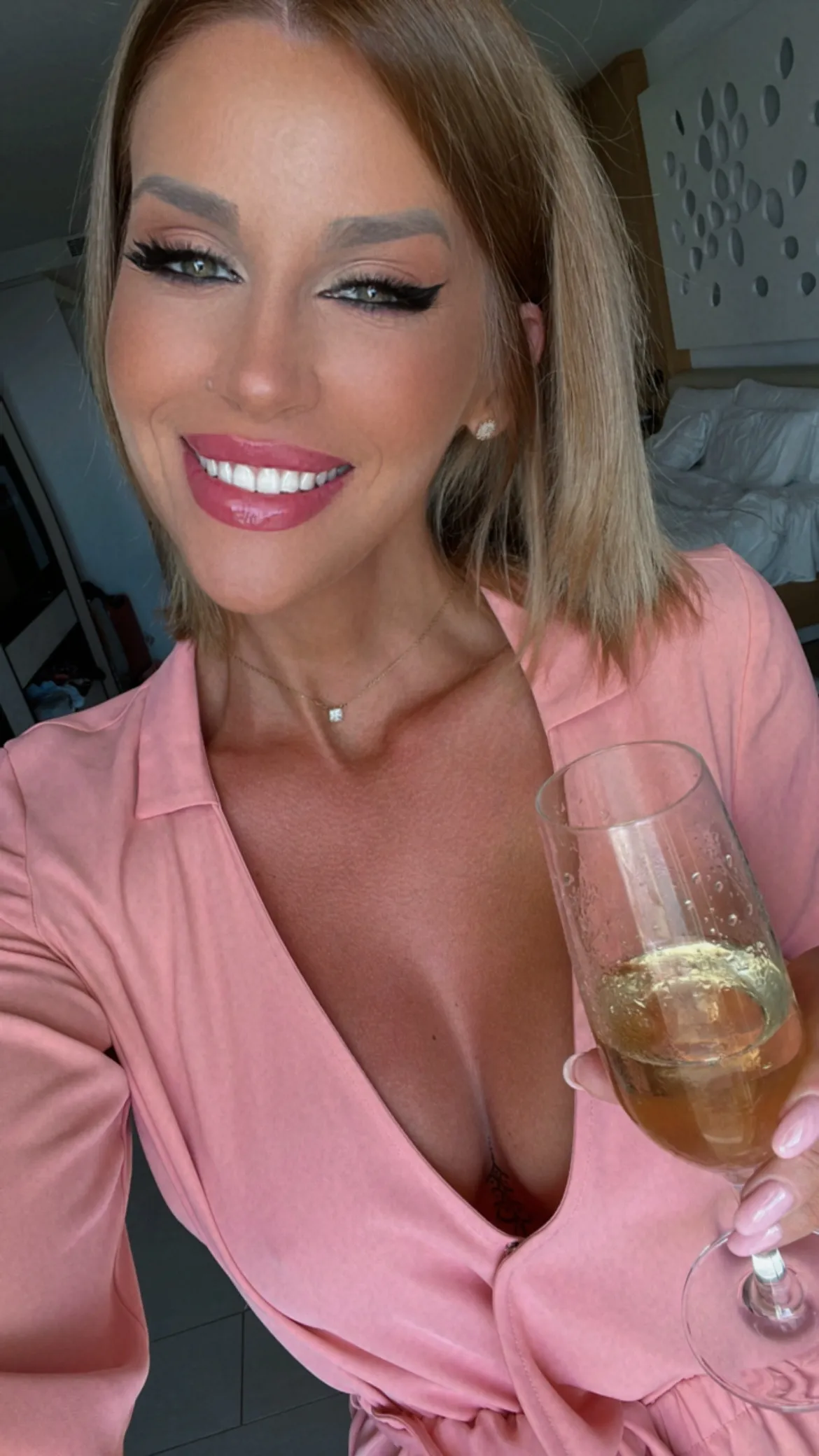 Live sex webcam photo for AneMarieArt #7923243