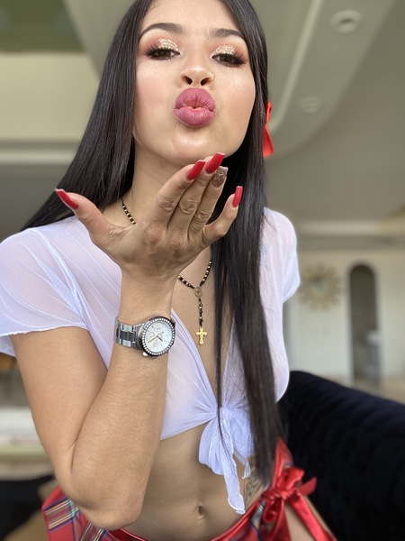 Live sex webcam photo for EmmaMontenegro #2002936