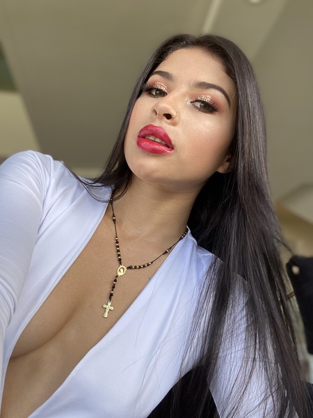 Live sex webcam photo for EmmaMontenegro #2002935