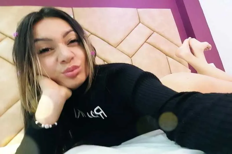 Live sex webcam photo for SophieRousso #3130784