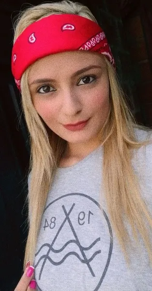 Live sex webcam photo for Gialatinhot #2235796