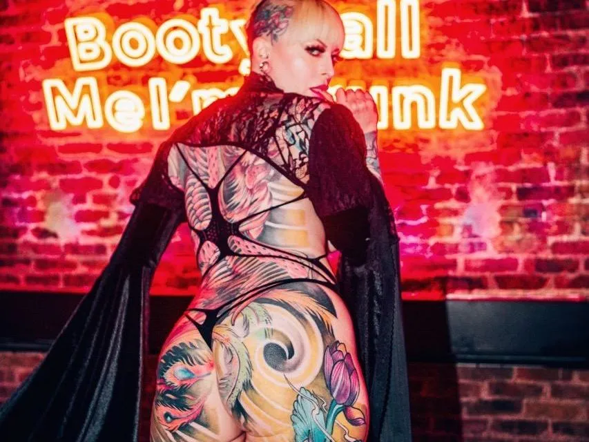 Live sex webcam photo for PiggyMouth #5324004