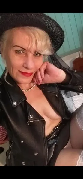 Live sex webcam photo for Ghertrude_mature #7133257