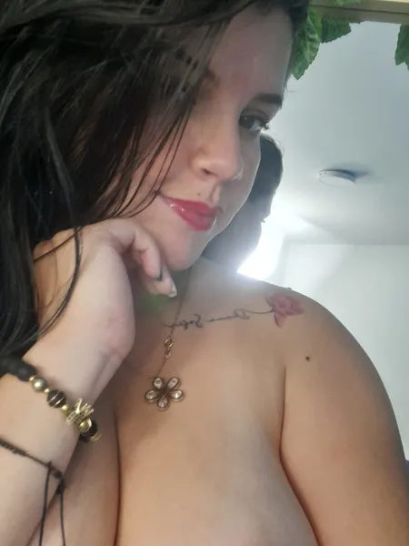 Live sex webcam photo for ScarlettAllen #2357385