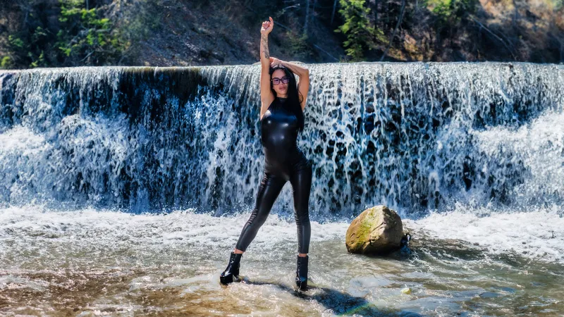 Live sex webcam photo for JadeHarris #6195728