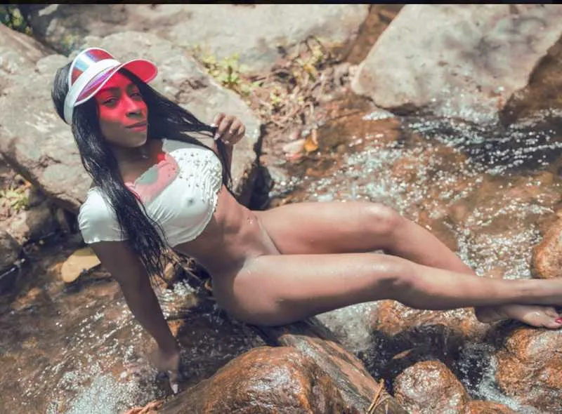 Live sex webcam photo for HollyBrisstol #1952608