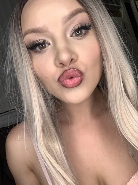 Live sex webcam photo for heavenlysweetheart #2138630