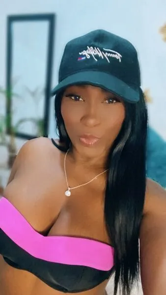 Live sex webcam photo for Amber_Daniells #6176995