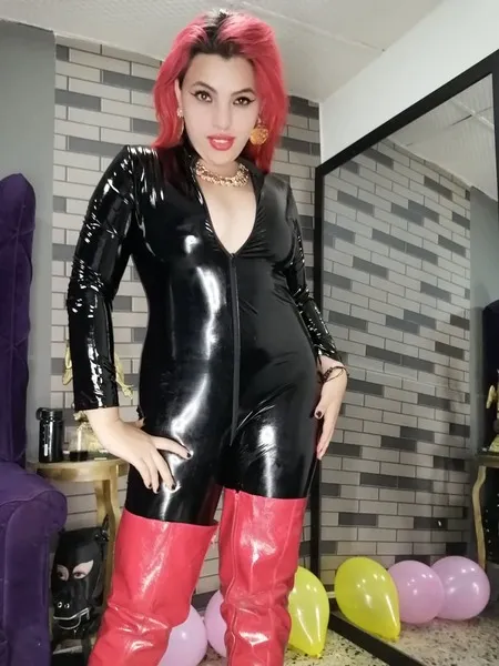 Live sex webcam photo for ElizabethSwansx #2378408