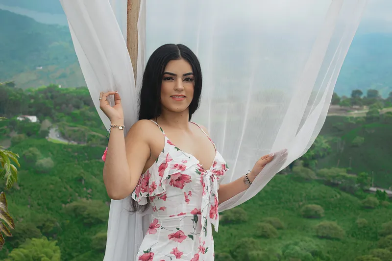 Live sex webcam photo for ThalianaLee #2059345