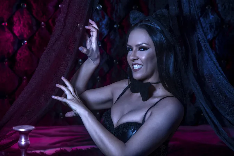 Live sex webcam photo for MoniqueParker #1731178