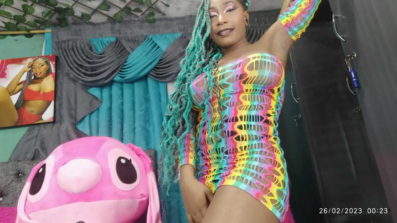 Live sex webcam photo for sara_greyx #7883330