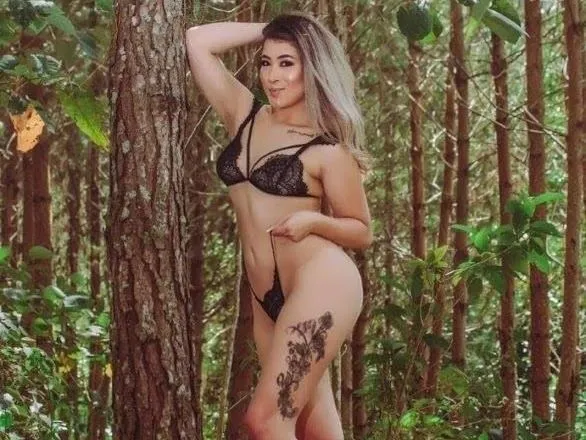 Live sex webcam photo for Alison_Queens #2419749