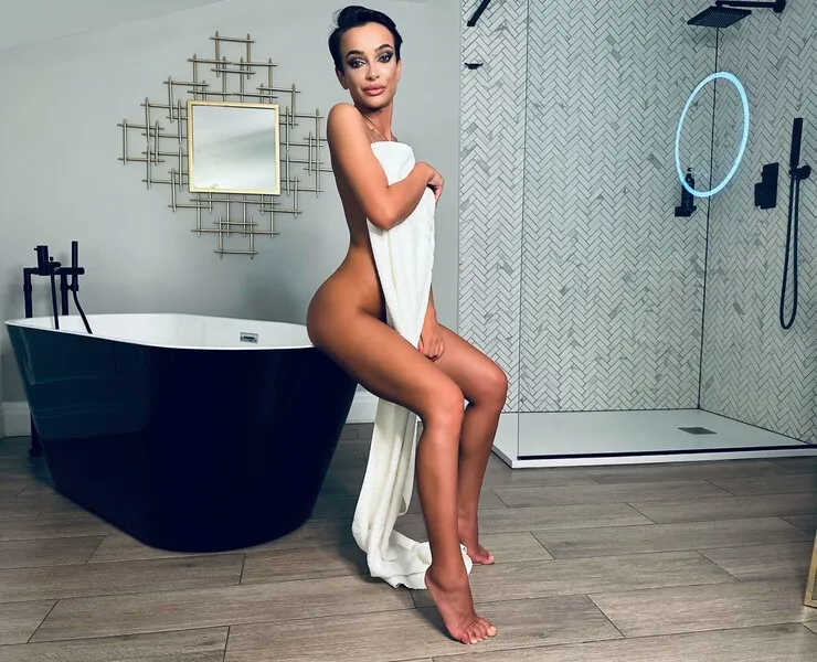 Live sex webcam photo for SierraKnight #5898198