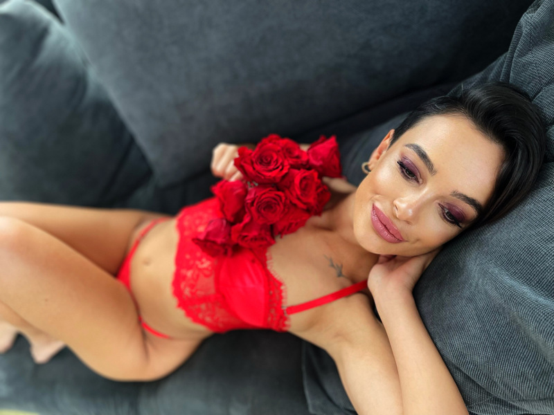 Live sex webcam photo for SierraKnight #4092402