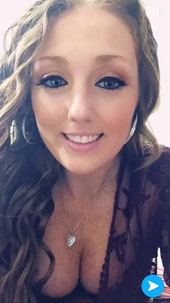 Live sex webcam photo for MyleeeLynn #2921927