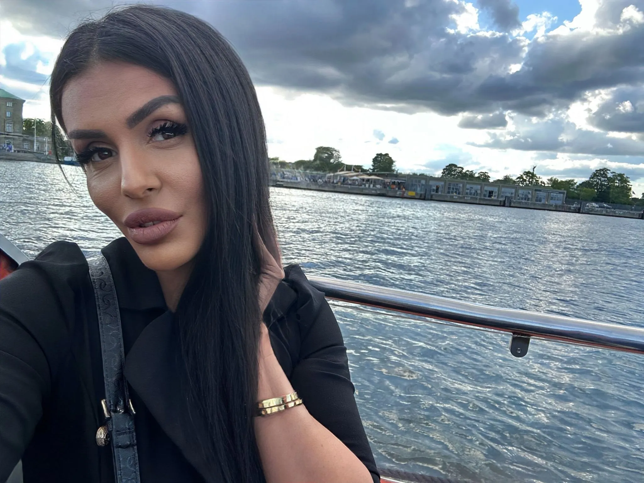 Live sex webcam photo for KimRiver #7306809