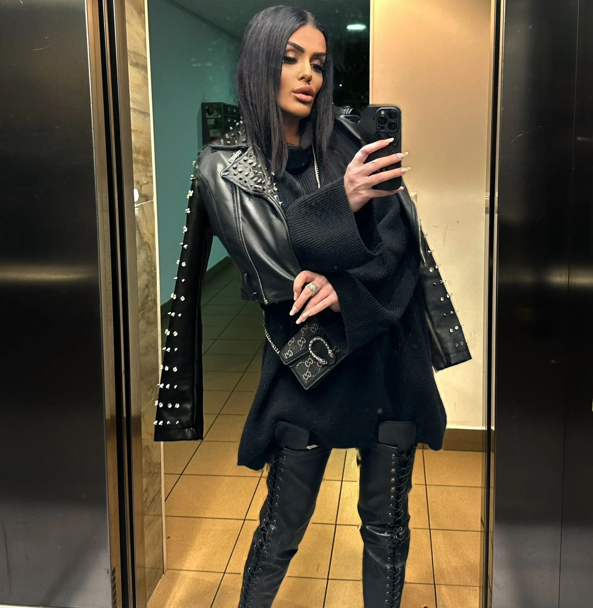 Live sex webcam photo for KimRiver #7306808