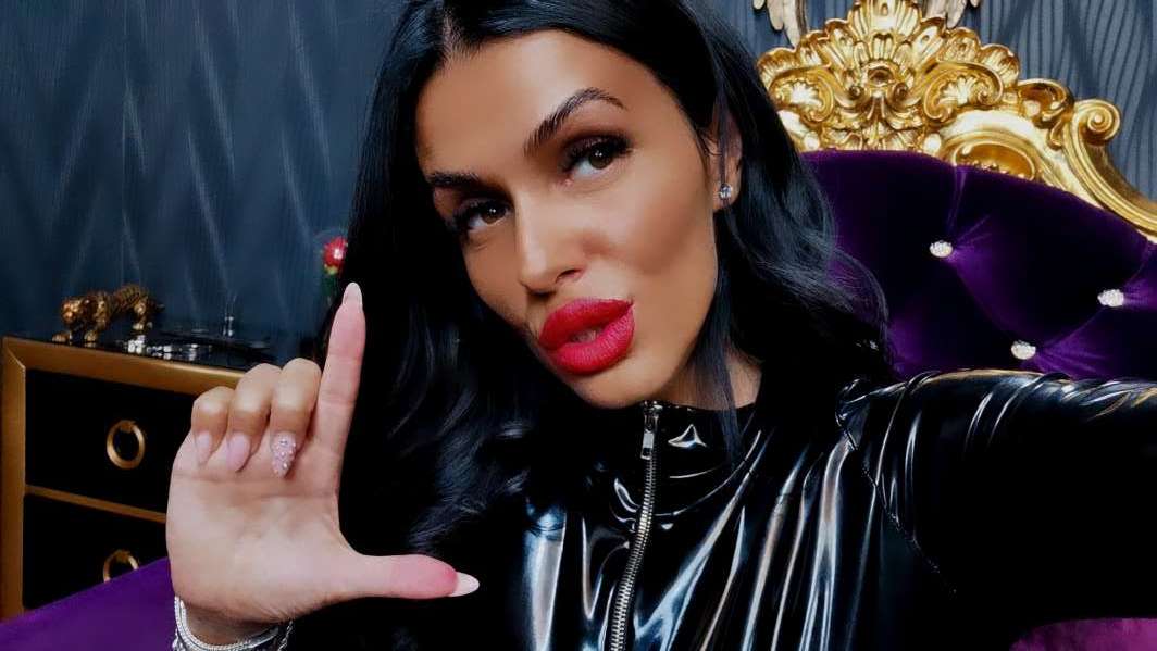 Live sex webcam photo for KimRiver #7306278